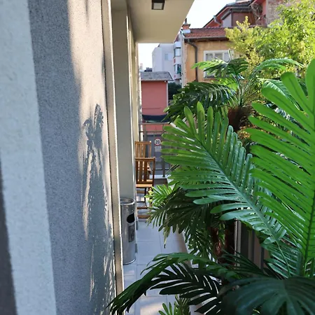 Good Mood & Parking Апартамент *